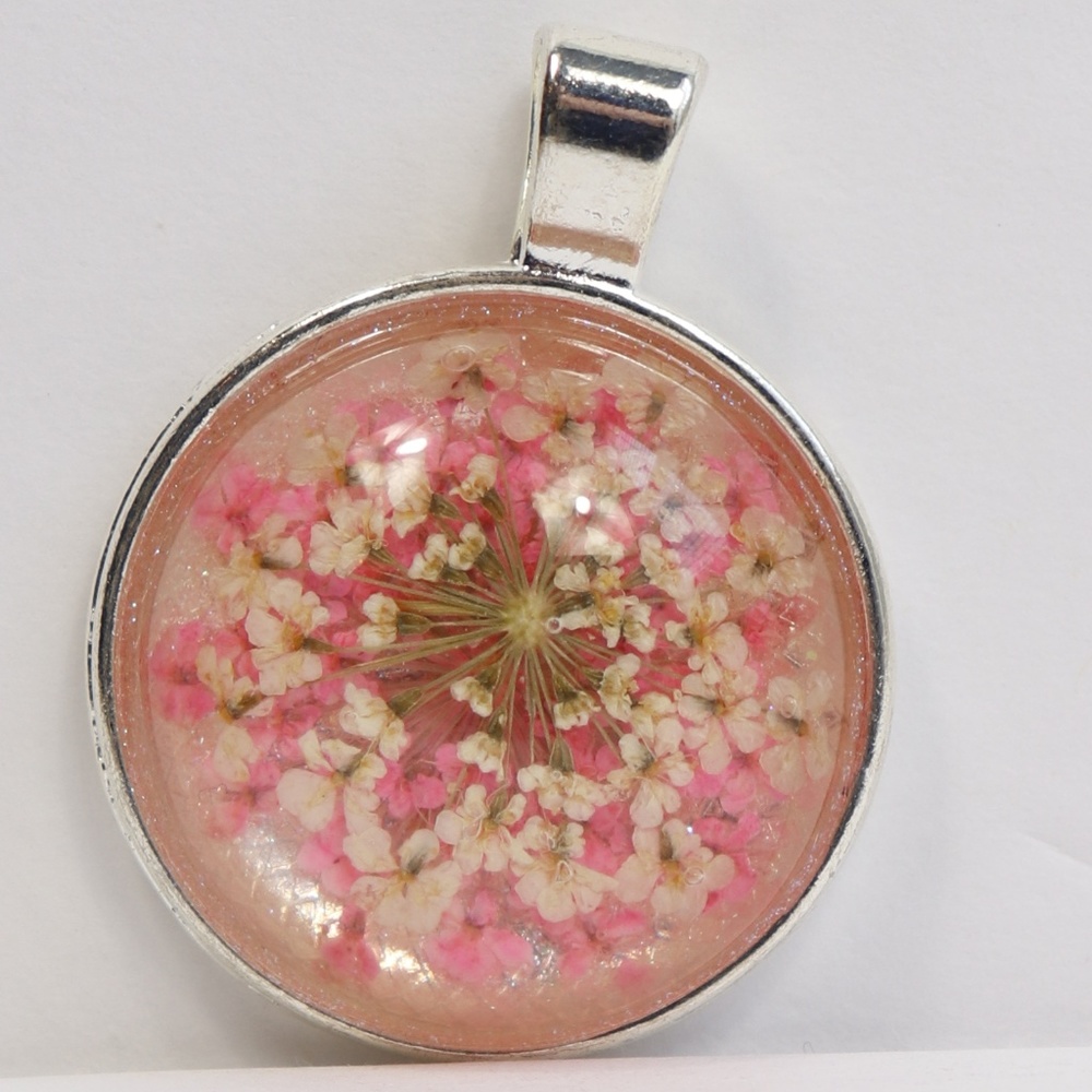 Handmade dried flower in resin pendant